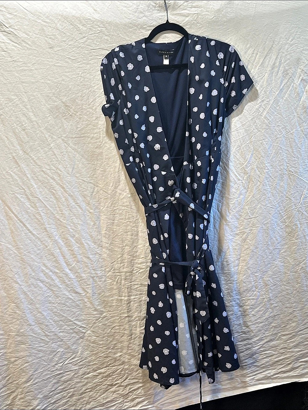 Slate & Willow Navy Ditsy Floral Wrap Midi Dress Blue & White Medium